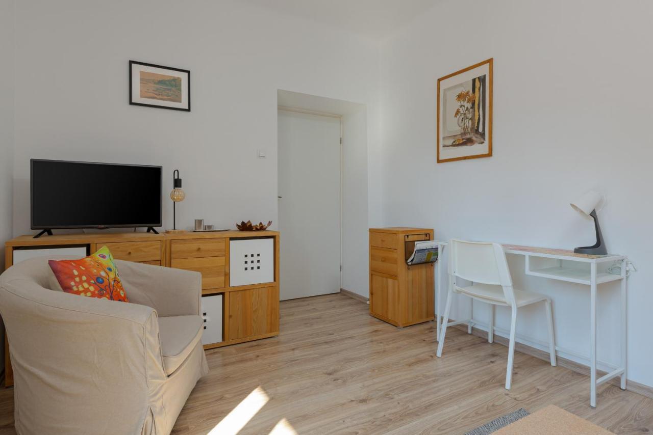 Bialobrzeska By Renters Apartment Warsaw