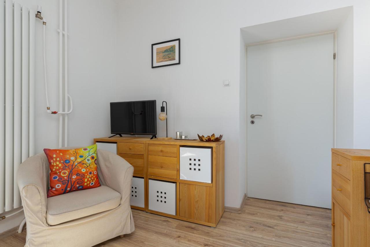 Bialobrzeska By Renters *